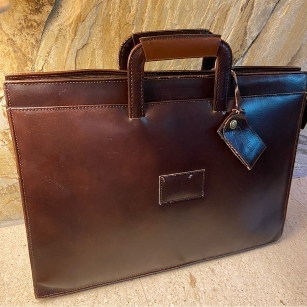 Vintage Stradellina portfolio case in a rich shade of chestnut brown